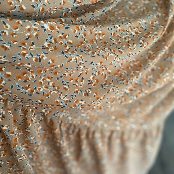 🌟Y.A.S petite maxi dress in ditsy print - Picture 4 of 7